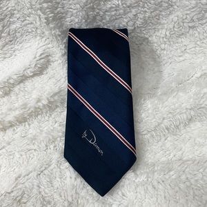 Damon Tie